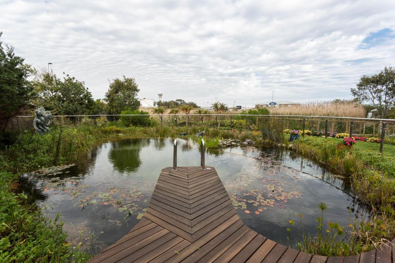 Cape Town Airport Hotel 4*