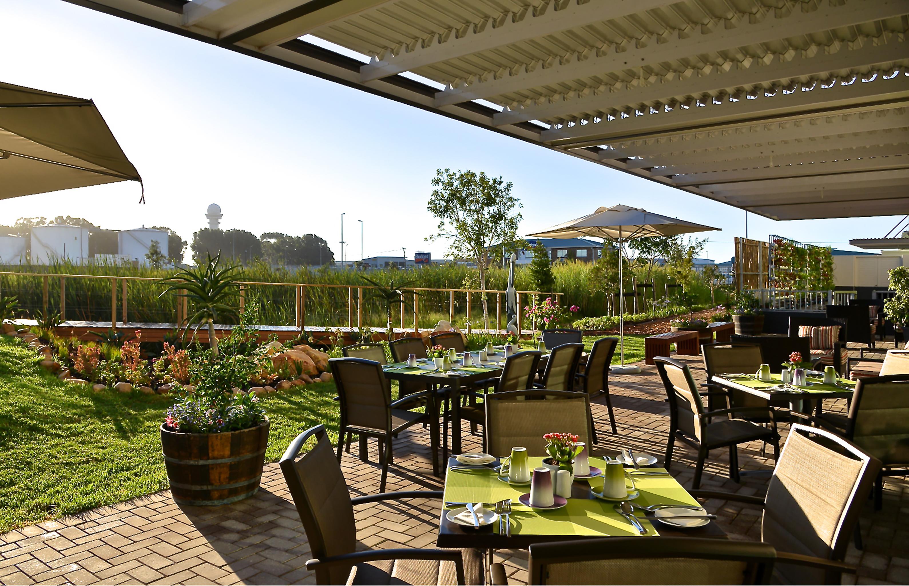 Cape Town Airport Hotel 4*