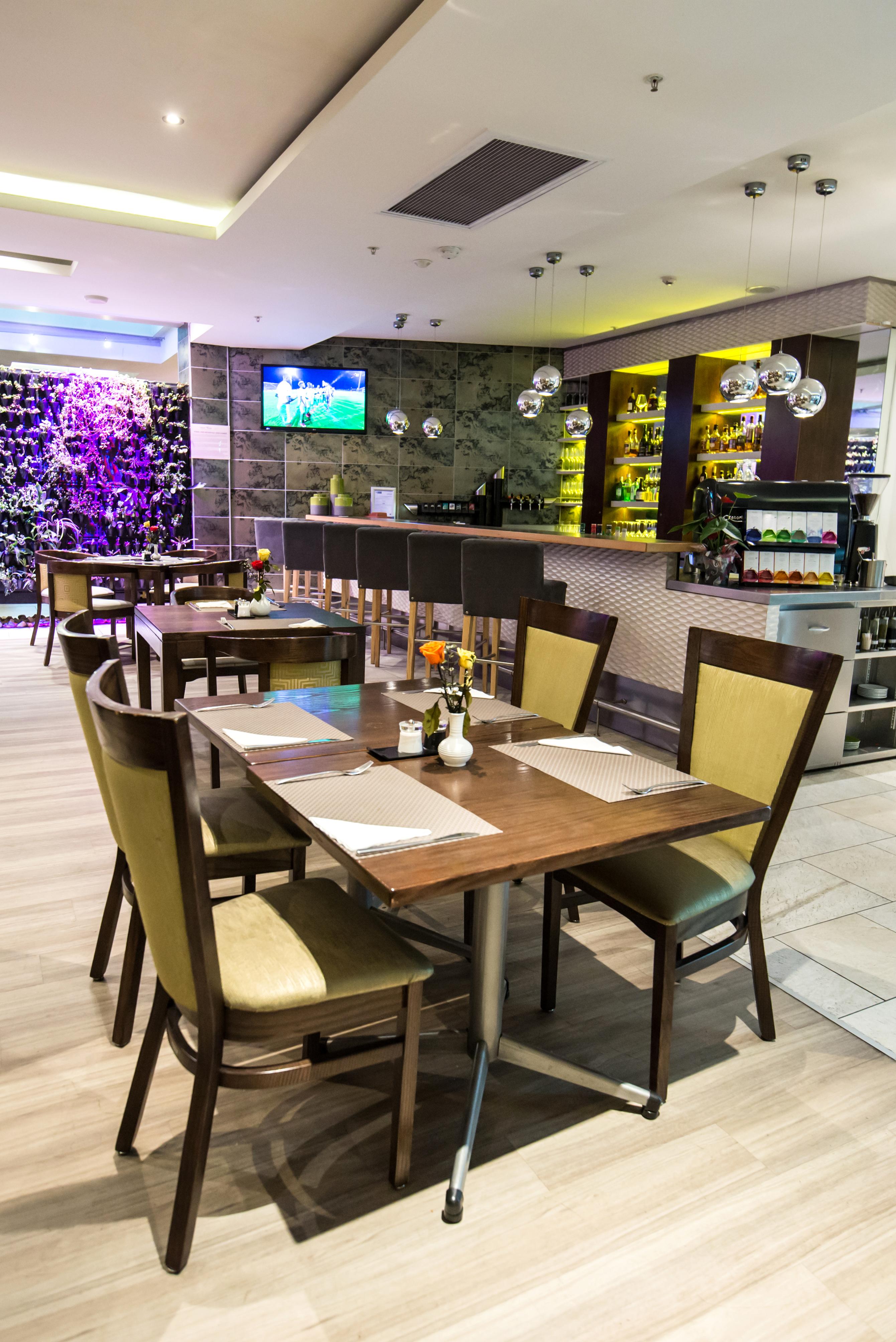 Cape Town Airport Hotel 4*